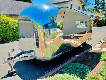 For Sale: 1961 Airstream Globetrotter Beautifully Restored