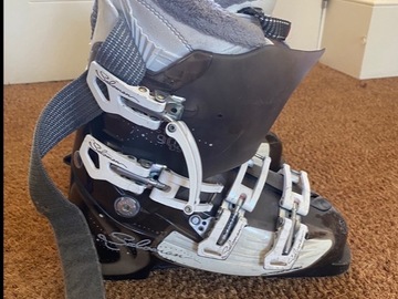Winter sports: Salamon ski boots 