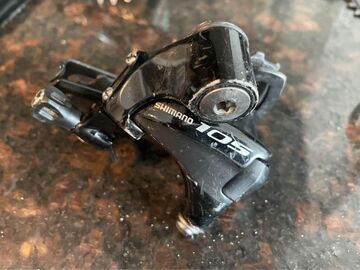 Selling with online payment: Shimano 105 rear derailleur 11 speed