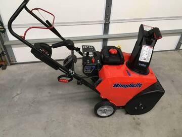 Selling: SIMPLICITY SNOW BLOWER 922 EXD