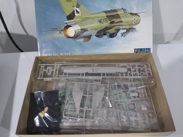 Selling with online payment: 1/72 Fujimi Mig21 bis