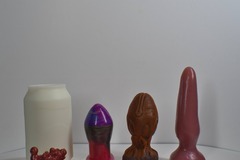 Selling: Batches of silicone toys and goodies