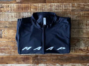 Selling with online payment: MAAP Evade Pro Base Jersey
