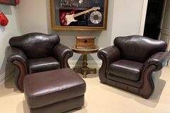 Individual Sellers: Brown Leather Classic Club Chairs With Ottoman