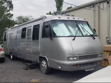 For Sale: 1994 Airstream Classic 36' Diesel Pusher