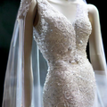 Selling: Elegant Wedding Dresses