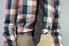 Selling: Plaid Puff Sleeve Button-down