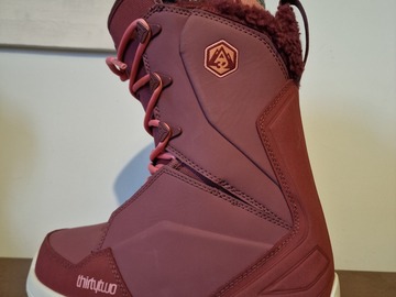 Winter sports: 32 Lashed Snowboard Boots - UK 5/EU 38/US 7 - Pink - Brand New