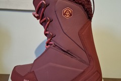 Selling with online payment: 32 Lashed Snowboard Boots - UK 5/EU 38/US 7 - Pink - Brand New