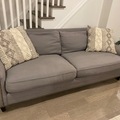 Selling: Grey Couch (Elte)