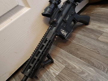 Selling: G&G M4 Airsoft GI Rifle (I believe this is a modified G4-A3) and 