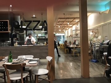 Free | Book a table: Attractive modern decor, comfortable work space in Eltham