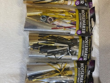 Comprar ahora: 36 packs of noisemakers/party horns New Year’s Eve