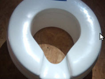 Biete Hilfe: Toilettensitzerhöhung neu