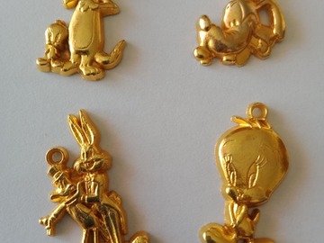 Vente: Lot de 4 fèves-pendentifs dorés, personnages Disney