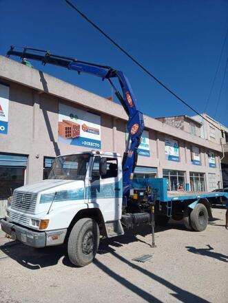 Camión con Hidrogrua 10T 