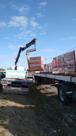 Camión con Hidrogrua 10T 