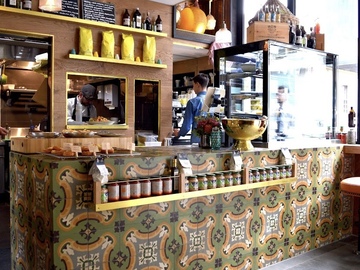 Free | Book a table: Experience an Authentic Italian Restaurant | 38Chairs 