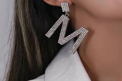 Comprar ahora: 32Pairs Fashion Rhinestone Alphabet Design Women's Earrings 