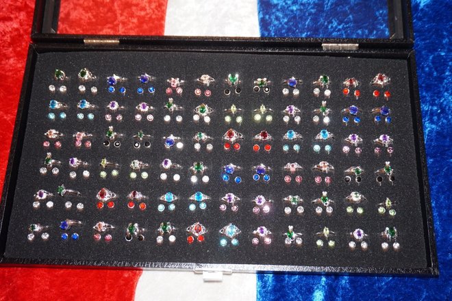 216- 925 Stamped Crystal Fashion Rings & Earrings Ships Free