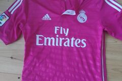 Selling with online payment: Real Madrid Bale jersey Adidas