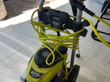 Renting out with online payment: Ryobi 3000 Pressure cleaner (gas)