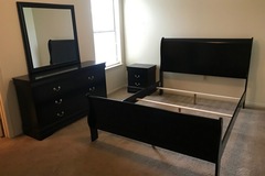Selling with online payment: Queen black 4pc sleigh bedroom set - new