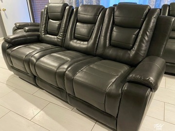 Selling with online payment: Grey two-toned reclining sofa and reclining loveseat w/ cupholder