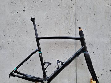 Selling with online payment: Chapter 2 Toa Frameset XL