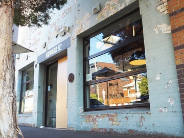 Free | Book a table: Work in an industrial chic coffee in North Melbourne!