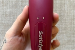 Selling: Satisfyer Curvy 1 Plus Air Pulse Stimulator and Vibrator