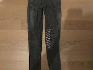Vente avec paiement en ligne: •Pantalon Gutos gris foncé imitation Jeans, taille 34