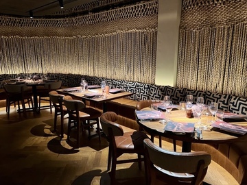 Book a table: The Meat & Wine Co Mayfair- Stylish place for lunch and work!