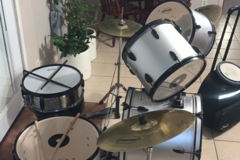 Selling with online payment: Pulse Silver Metallic Drum Set