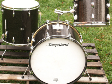 Selling with online payment: 1967-68 SLINGERLAND "Root Beer" glitter 3 pc drum kit