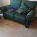 Biete Hilfe: grüne Couch mit 2 Sesseln