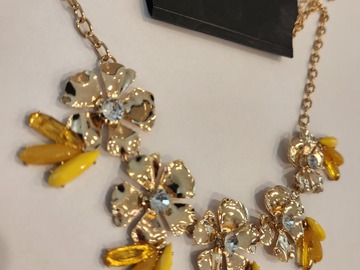Bulk Lots: 6 Fashion Gold  and Yellow Flowers necklace Name Brand
