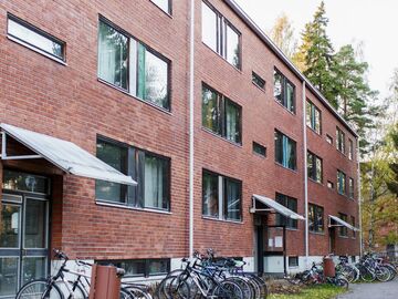 Annetaan vuokralle: renting out an 60 m2 apartment in otaniemi for March and April