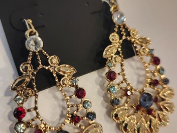 Liquidation & Wholesale Lot: 8 Signature /Studio Fashion Gold and Multicolor Earrings