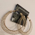 Comprar ahora: 12 Signature /Studio Fashion Hoops Gold Earrings