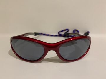 Selling with online payment: Red wrap sunglasses (youth)