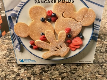 Selling with online payment: Williams Sonoma Mickey Pancake Molds