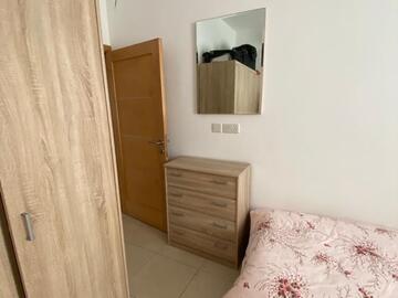 Rooms for rent: Urgently looking for 2 people for a room . 2 beds are available 