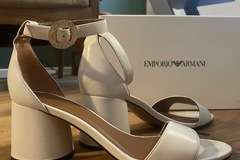 Myydään (Yksityinen): Emporio Armani valkoiset kengät nilkkaremmillä koko 38
