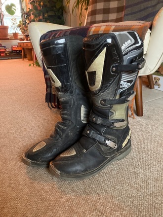 Dirt bike boots size 9 top