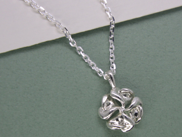  : lucky clover silver pendant(Silver chain included)