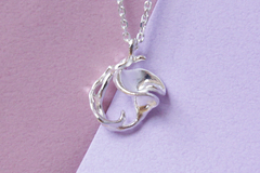  : dancing calla lily silver pendant (Silver chain included)