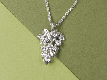  : oak leaf pendant(Silver chain included)