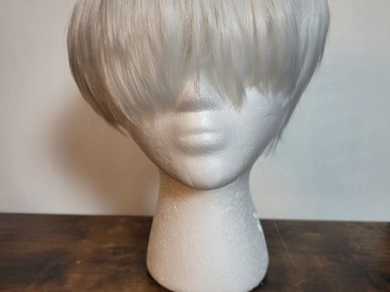 Selling with online payment: White Short Wig 