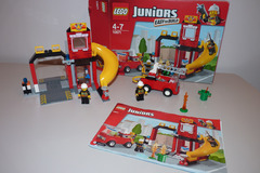 Vente: Lego Juniors La caserne de pompiers 10671 complet